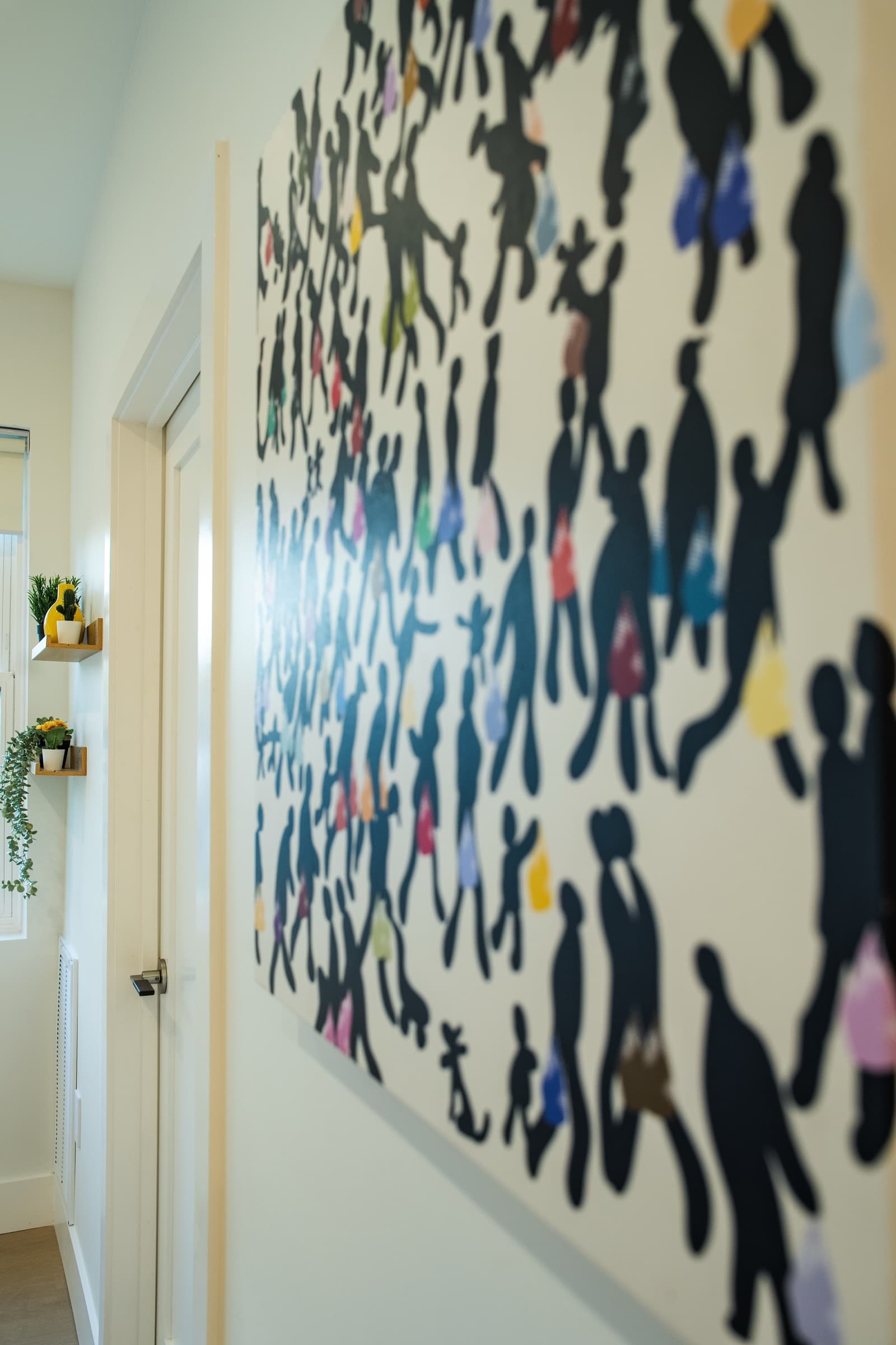 Art and hallway at The Veyrai at Shadyside